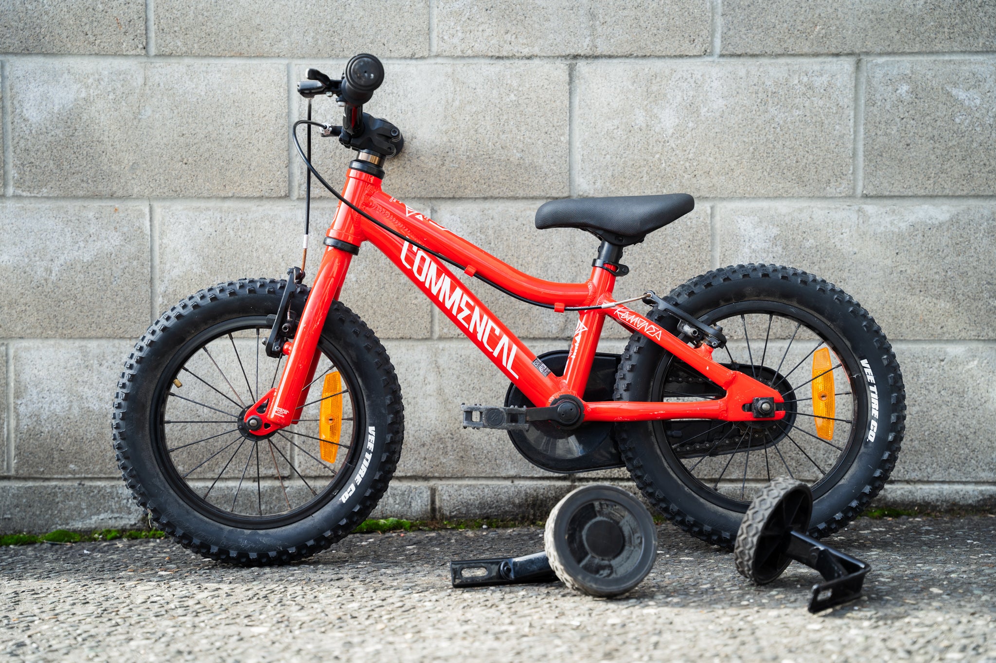 Best way to teach a kid to cheap ride a bike without training wheels